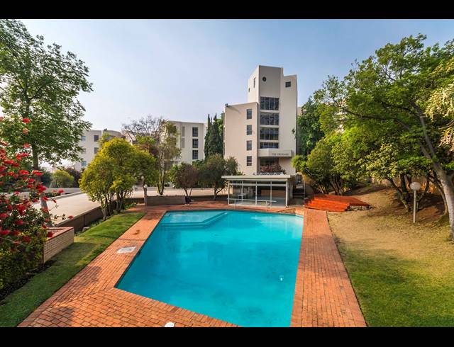 1.5 BEDROOM APARTMENT FOR SALE IN SANDHURST